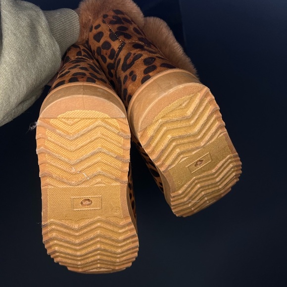 Leopard Print Fur-Lined Women's Boots - Picture 4 of 4